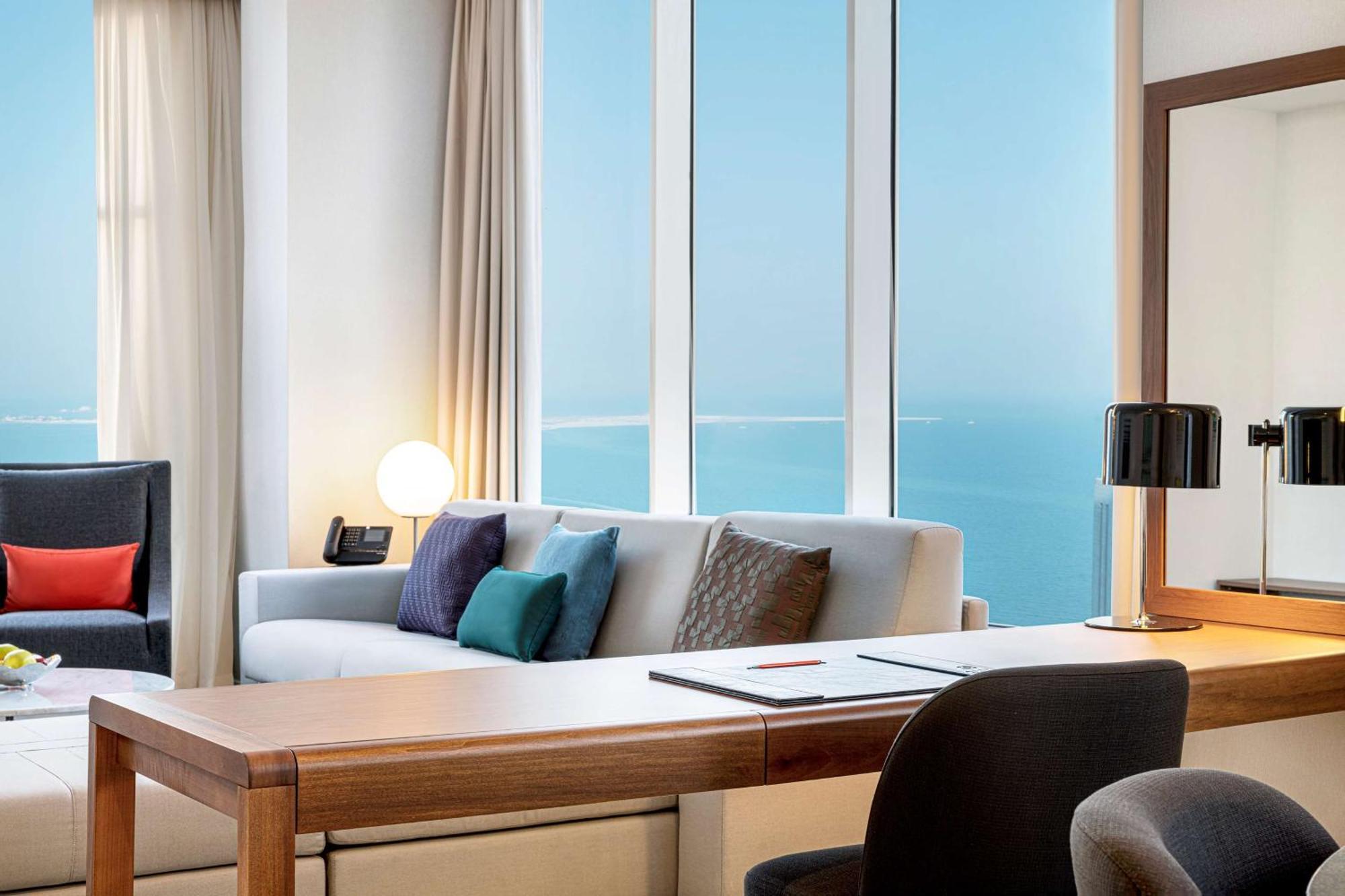 Aleph Doha Residences, Curio Collection By Hilton Zewnętrze zdjęcie A room at the hotel
