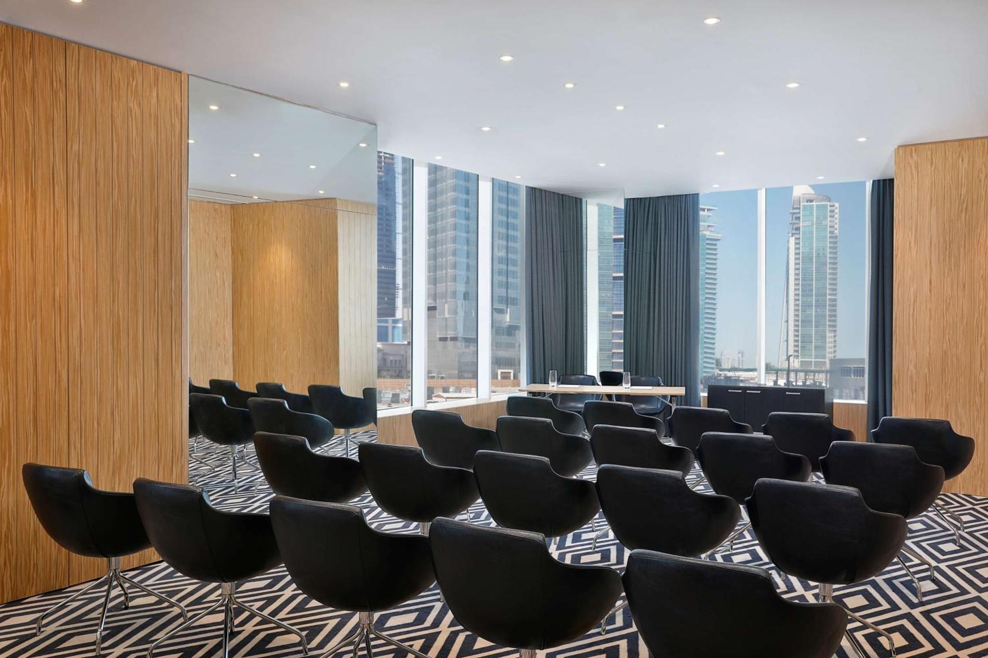 Aleph Doha Residences, Curio Collection By Hilton Zewnętrze zdjęcie Meeting room