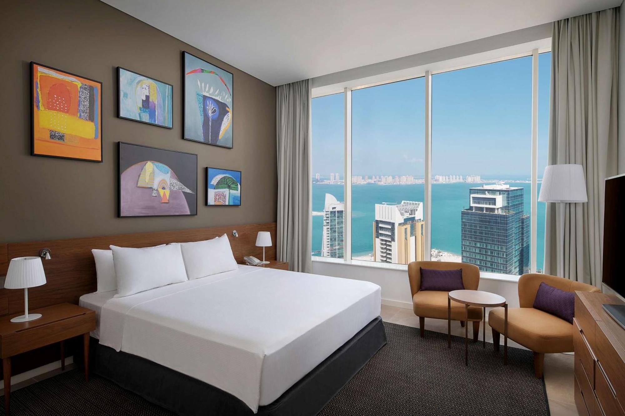 Aleph Doha Residences, Curio Collection By Hilton Zewnętrze zdjęcie A guest room at the hotel
