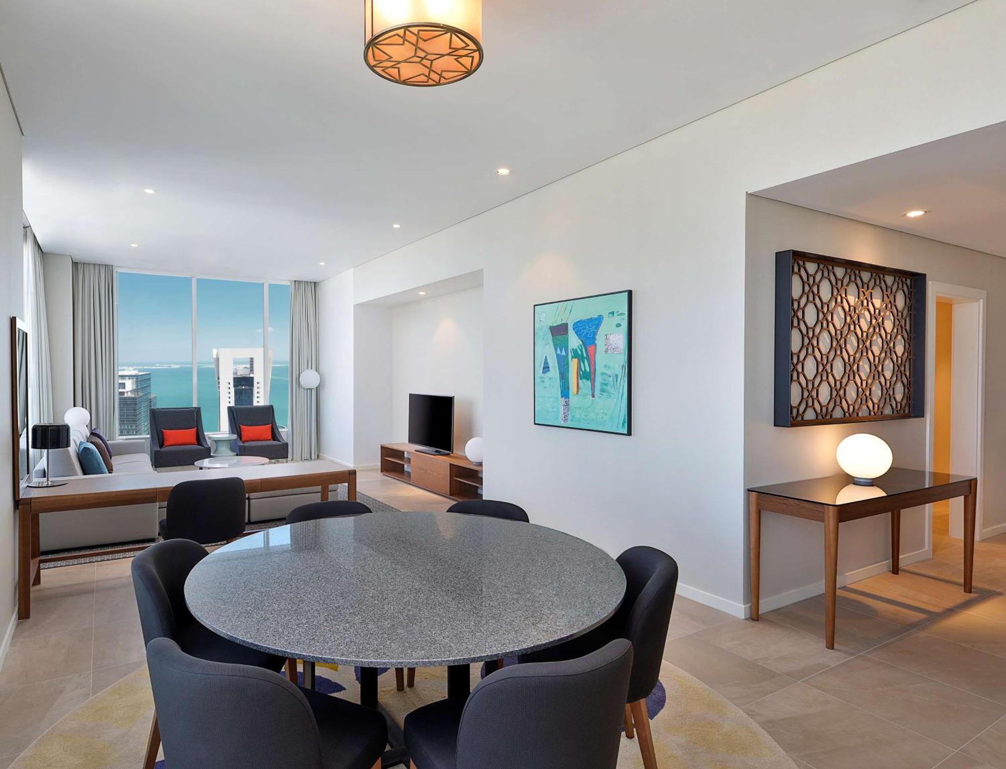 Aleph Doha Residences, Curio Collection By Hilton Zewnętrze zdjęcie A typical apartment interior