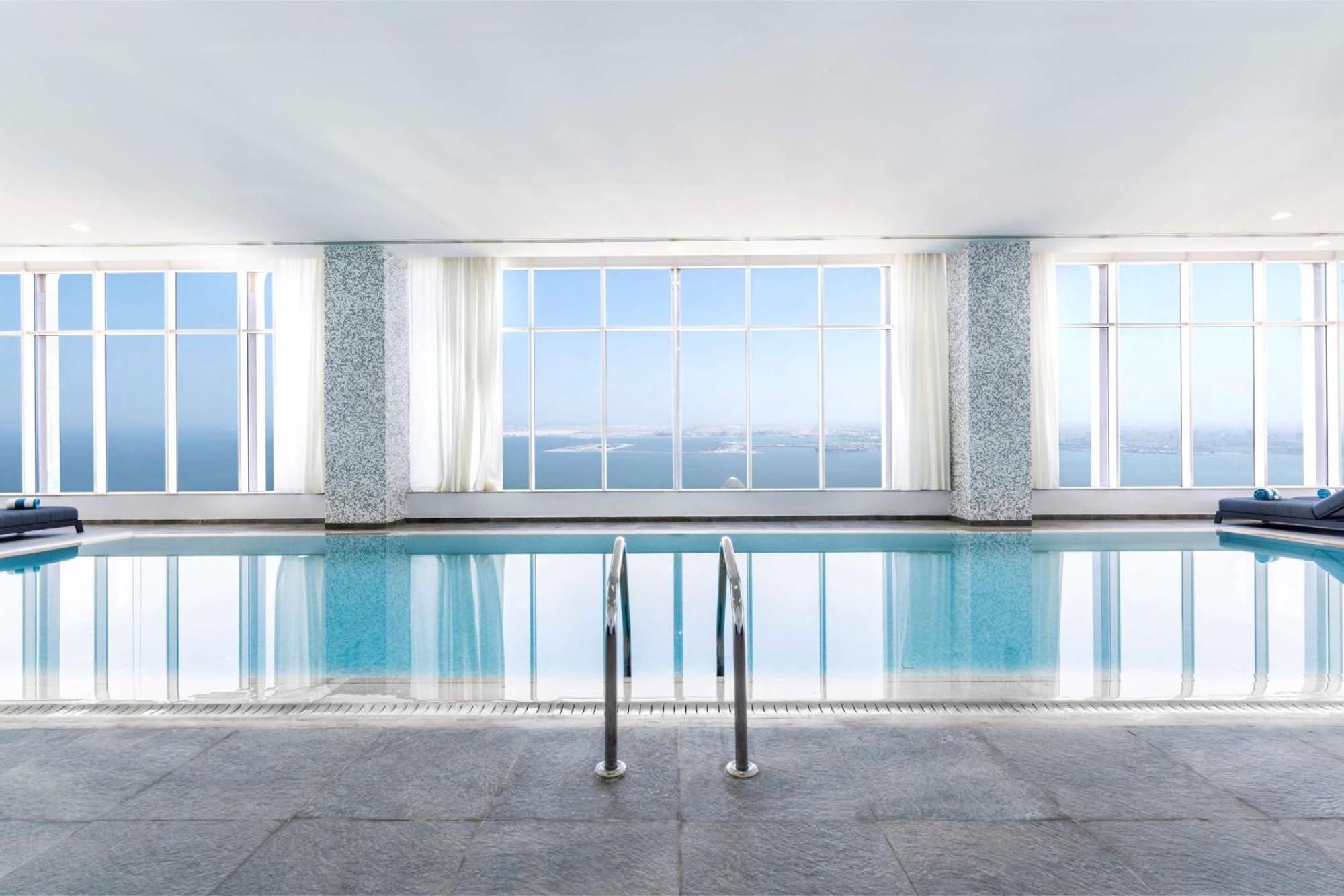 Aleph Doha Residences, Curio Collection By Hilton Zewnętrze zdjęcie The pool at the 101
